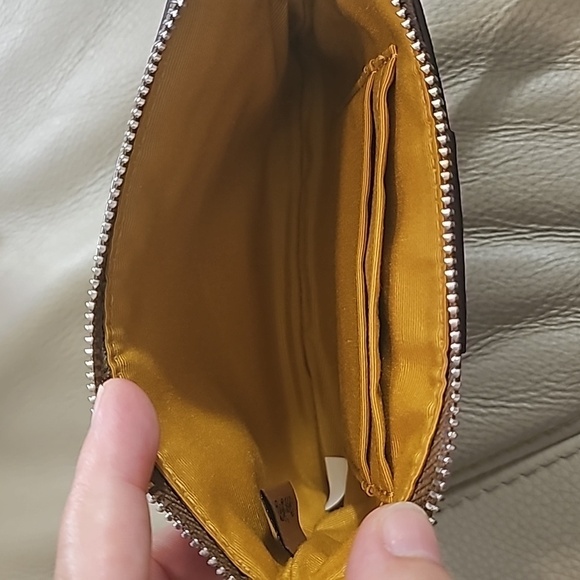 NWOT Coach Corner Zip Wristlet Signature Canvas - Picture 4 of 8